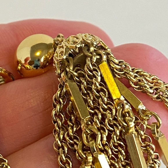 Monet Damita Gold Tone Tassel Clip On Earrings Vintage Filigree Drop 2 Inch - Picture 14 of 14